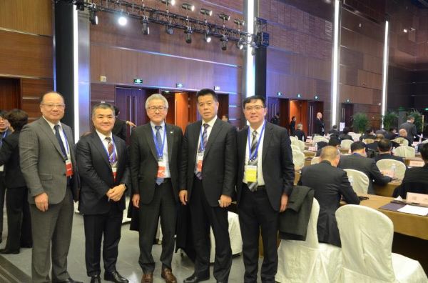 总司理与加入论坛的兖矿集团、、、日本东芝公司代表